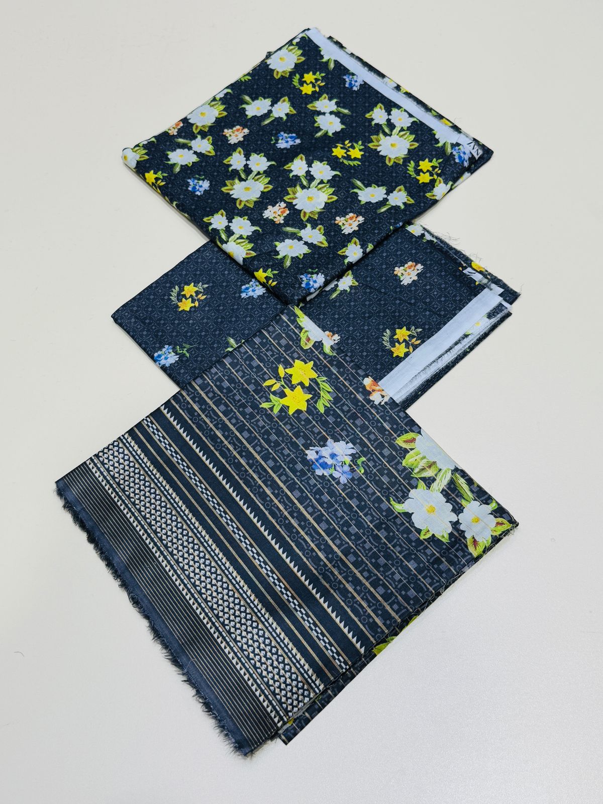 SANA SAFINAZ 3PCS UNSTICHED LAWN